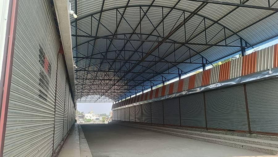 ಚಿಕ್ಕೋಡಿಯಲ್ಲಿ ನಿರ್ಮಿಸಿರುವ ವಾಣಿಜ್ಯ ಮಳಿಗೆ