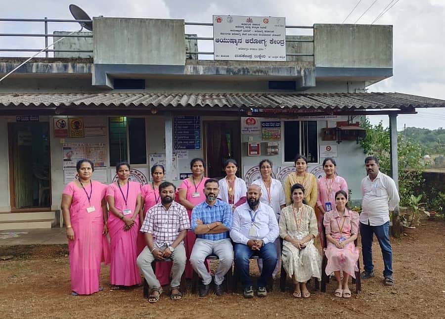 ಕುಮಟಾ ತಾಲ್ಲೂಕಿನ ಲುಕ್ಕೇರಿಯ ಆಯುಷ್ಮಾನ್ ಆರೋಗ್ಯ ಕೇಂದ್ರಕ್ಕೆ ಎನ್ಕ್ಯೂಎಎಸ್ ತಂಡವು ಭೇಟಿ ನೀಡಿತ್ತು.
(ಸಂಗ್ರಹ ಚಿತ್ರ)