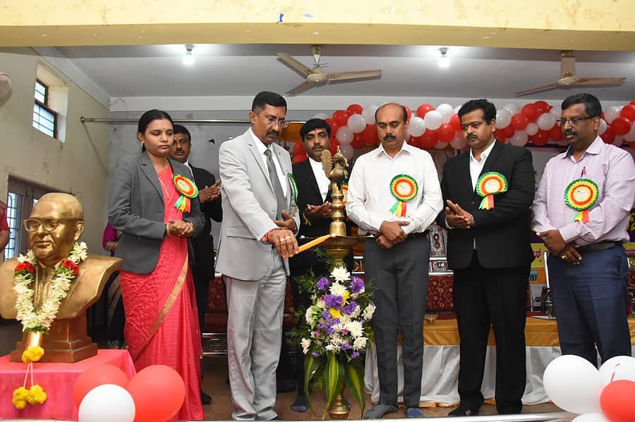 ಚಿಕ್ಕಬಳ್ಳಾಪುರದಲ್ಲಿ ನಡೆದ ವಿಶ್ವ ಏಡ್ಸ್ ದಿನಾಚರಣೆಯನ್ನು ನ್ಯಾಯಾಧೀಶರಾದ ಟಿ.ಪಿ ಪಿ.ರಾಮಲಿಂಗೇಗೌಡ ಅವರು ಉದ್ಘಾಟಿಸಿದರು