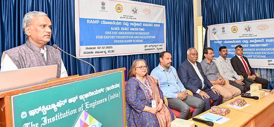 ಮೈಸೂರಿನ ಎಂಜಿನಿಯರ್‌ಗಳ ಸಂಸ್ಥೆ ಸಭಾಂಗಣದಲ್ಲಿ ರಫ್ತು ಉತ್ತೇಜನ ವಿಷಯದ ಕುರಿತು ಆಯೋಜಿಸಿದ್ದ ಕಾರ್ಯಾಗಾರದಲ್ಲಿ ಟಿ. ದಿನೇಶ್‌ ಮಾತನಾಡಿದರು ಪ್ರಜಾವಾಣಿ ಚಿತ್ರ