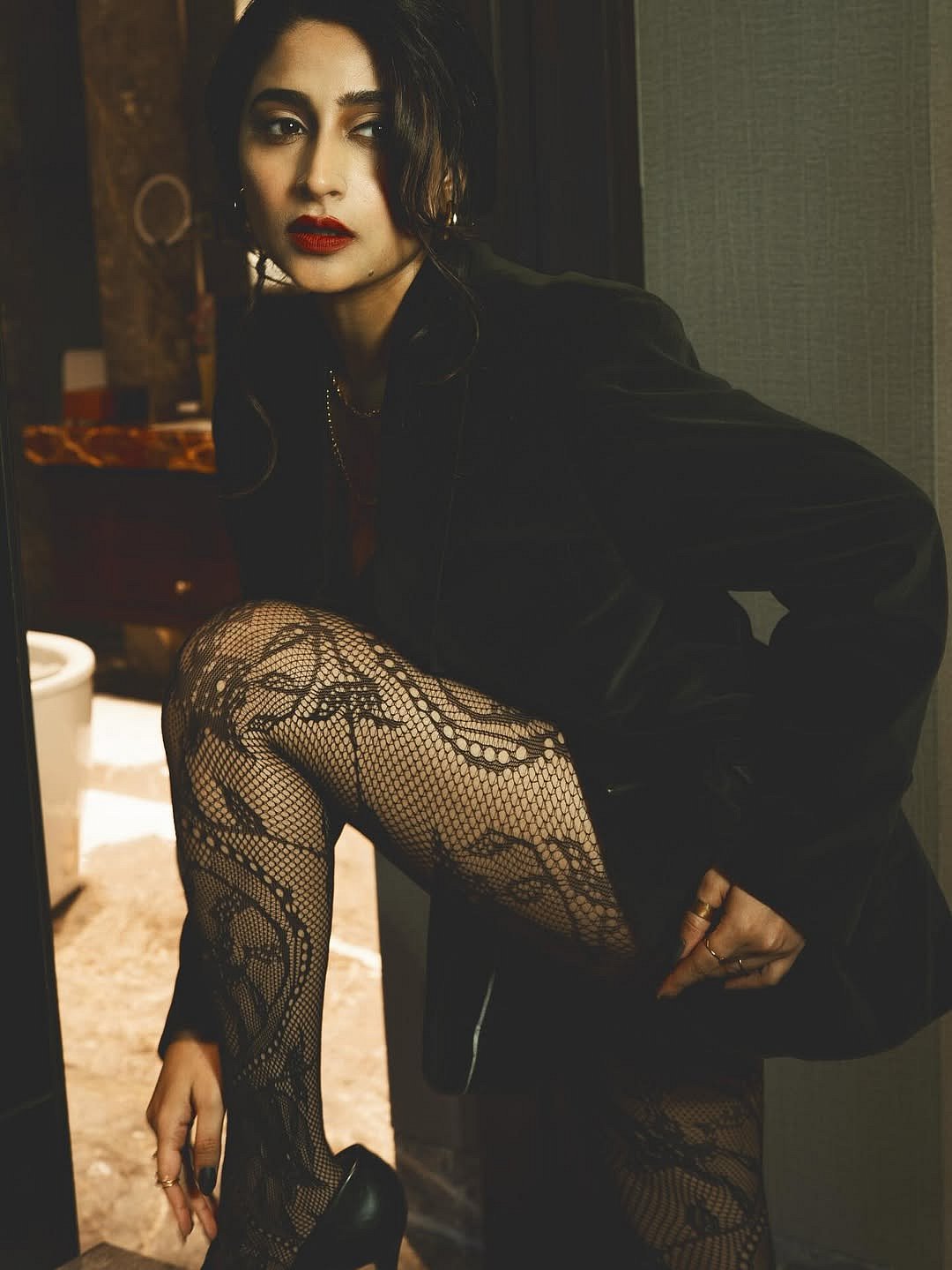 ಗ್ಲಾಮರಸ್ ಅವತಾರದಲ್ಲಿ ಮಿಂಚಿದ ನಟಿ ನಿಶ್ವಿಕಾ ನಾಯ್ಡು