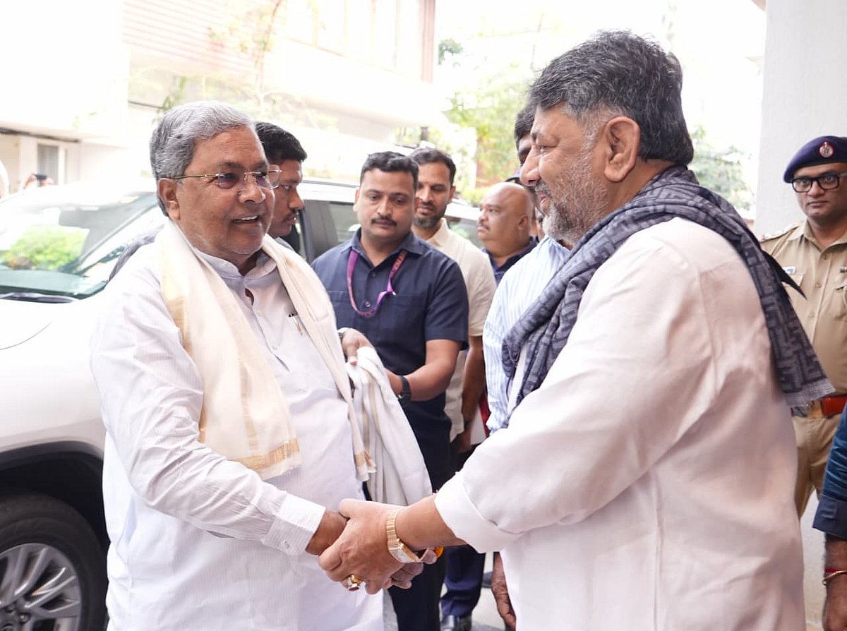 VIDEO: ಡಿ.ಕೆ. ಶಿವಕುಮಾರ್ ಮನೆಯಲ್ಲಿ ಉಪಾಹಾರ ಸವಿದ ಸಿಎಂ ಸಿದ್ದರಾಮಯ್ಯ