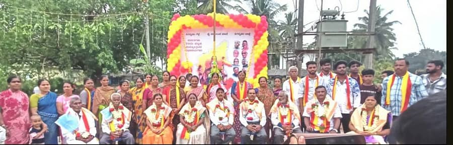 ಭದ್ರಾವತಿ ತಾಲ್ಲೂಕಿನ ಲಕ್ಷ್ಮೀಪುರ ಗ್ರಾಮದಲ್ಲಿ ಈಚೆಗೆ ಅದ್ದೂರಿಯಾಗಿ ಕರ್ನಾಟಕ ರಾಜ್ಯೋತ್ಸವ ಆಚರಿಸಲಾಯಿತು