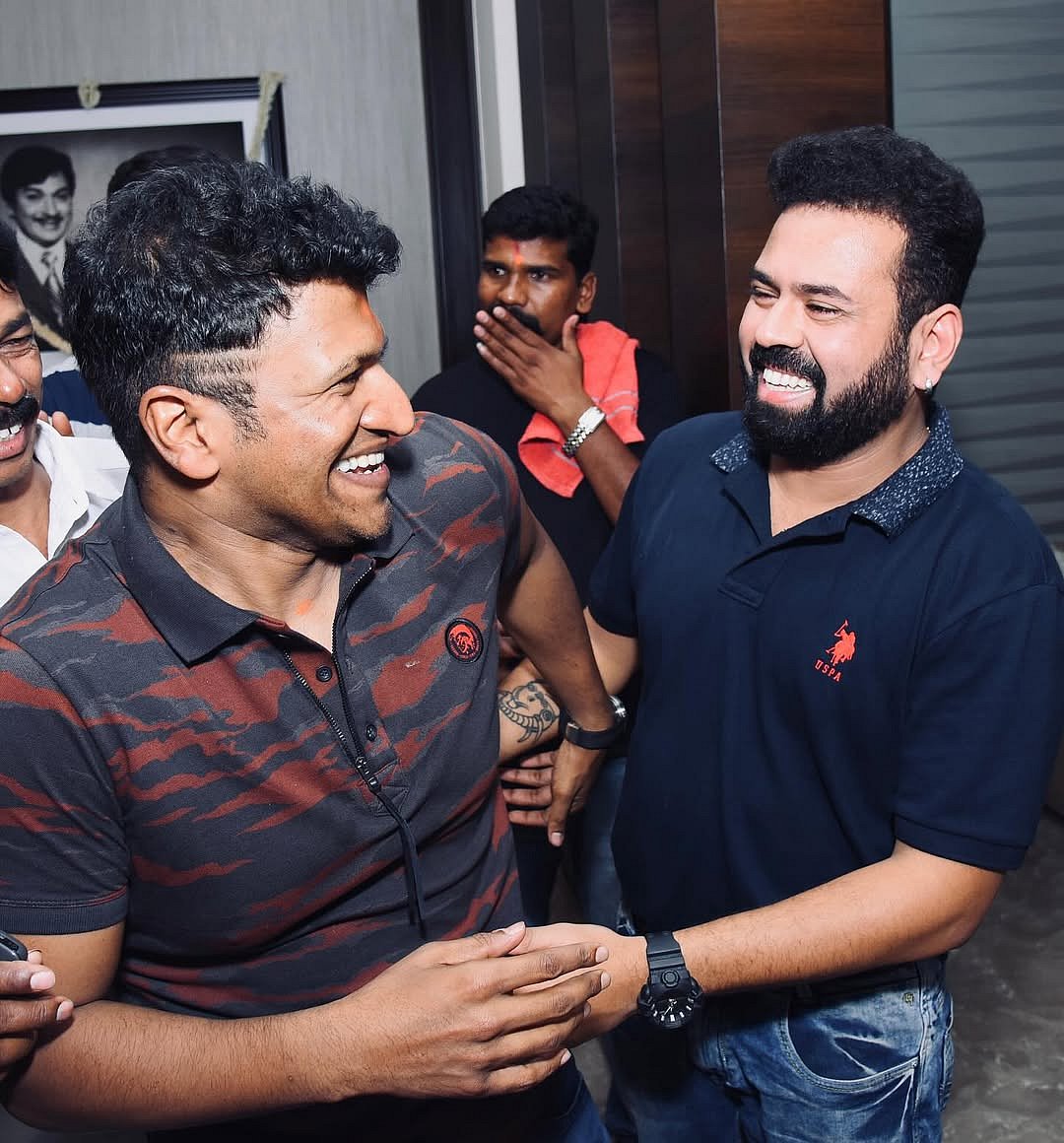 ಆರಾಧಿಸೊ ರಾರಾಜಿಸೊ ರಾಜರತ್ನನು: ಅಪ್ಪು ಸರಳತೆ  ಕೊಂಡಾಡಿದ ನಿರ್ದೇಶಕ ಸಂತೋಷ್‌