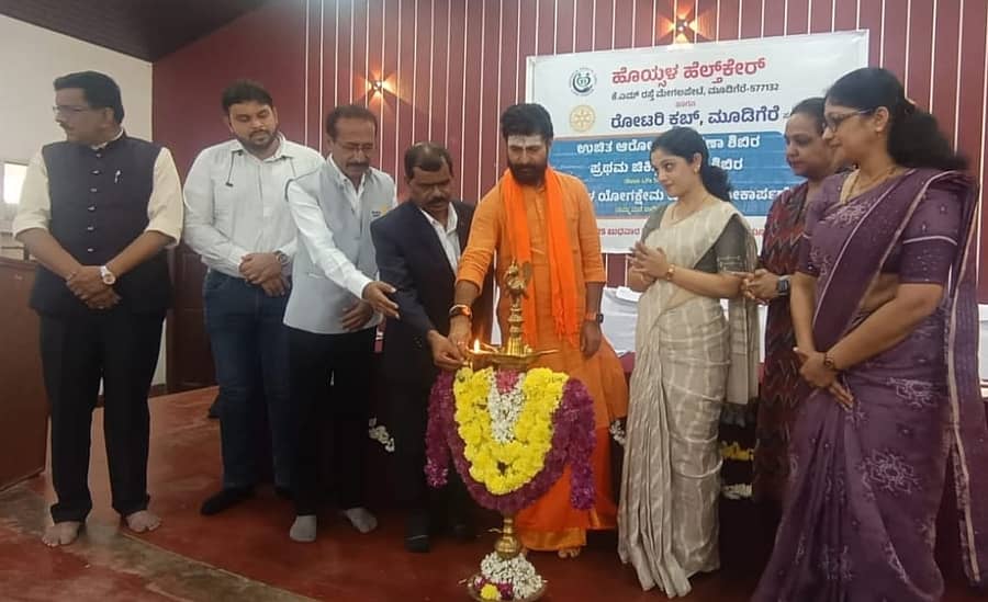 ಮೂಡಿಗೆರೆ ಹೊಯ್ಸಳ ಆಸ್ಪತ್ರೆ ಹಾಗೂ ರೋಟರಿ ಸಂಸ್ಥೆಯಿಂದ ನಡೆದ ಉಚಿತ ಆರೋಗ್ಯ ತಪಾಸಣಾ ಶಿಬಿರವನ್ನು ವಿಧಾನ ಪರಿಷತ್ ಸದಸ್ಯ ಸಿ.ಟಿ.ರವಿ ಉದ್ಘಾಟಿಸಿದರು