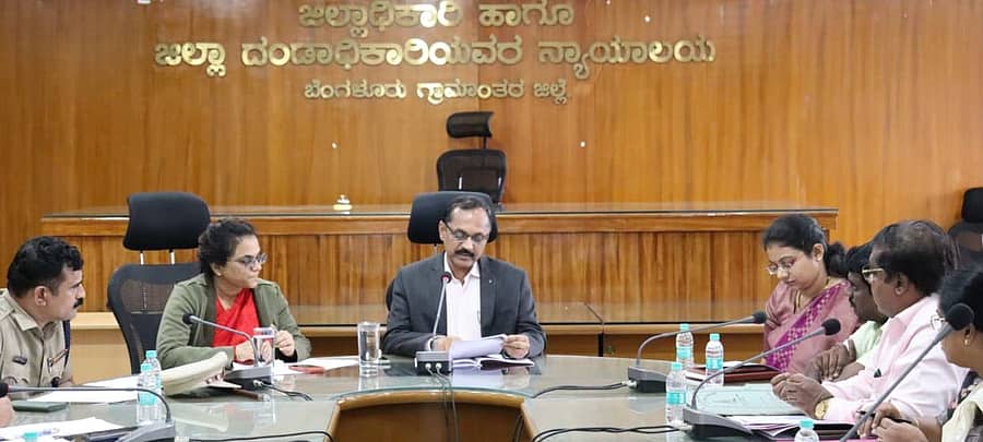 ದೊಡ್ಡಬಳ್ಳಾಪುರ ತಾಲ್ಲೂಕಿನ ಘಾಟಿ ಸುಬ್ರಹ್ಮಣ್ಯ ರಥೋತ್ಸವ ಸಿದ್ಧತೆ ಕುರಿತು ಜಿಲ್ಲಾಧಿಕಾರಿ ಎ.ಬಿ.ಬಸವರಾಜು ಅವರ ಅಧ್ಯಕ್ಷತೆಯಲ್ಲಿ ಪೂರ್ವಬಾವಿ ಸಭೆ ನಡೆಯಿತು