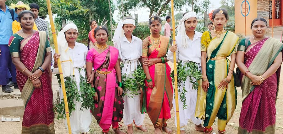 ಚಿಲಕಲನೇರ್ಪು ಹೋಬಳಿಯ ಪ್ರತಿಭಾ ಕಾರಂಜಿ ಕಾರ್ಯಕ್ರಮದಲ್ಲಿ ಮಿಂಚಿದ ಮಕ್ಕಳು