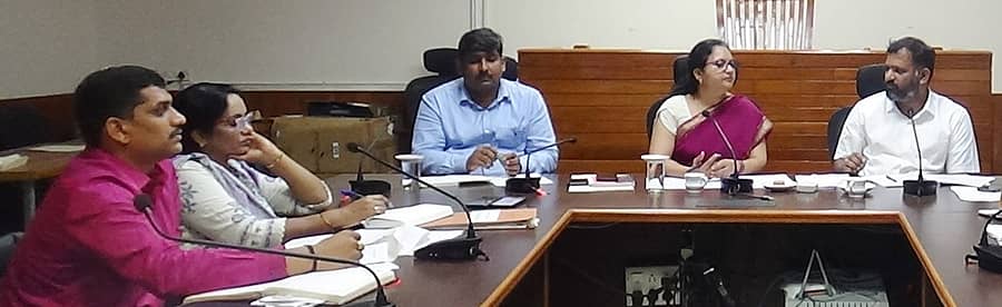 ಜಿಲ್ಲಾಧಿಕಾರಿ ಕಚೇರಿ ಸಭಾಂಗಣದಲ್ಲಿ ಶುಕ್ರವಾರ ಪೂರ್ವಭಾವಿ ಸಭೆ ನಡೆಯಿತು