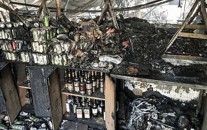 <div class="paragraphs"><p>ಗೋವಾದ ಅರ್ಪೋರಾ ಗ್ರಾಮದಲ್ಲಿನ ನೈಟ್‌ಕ್ಲಬ್‌ನಲ್ಲಿ ಭಾನುವಾರ ತಡರಾತ್ರಿ ಸಂಭವಿಸಿದ ಬೆಂಕಿ ದುರಂತದ ಬಳಿಕ ಕಂಡುಬಂದ ಅವಶೇಷಗಳು</p></div>