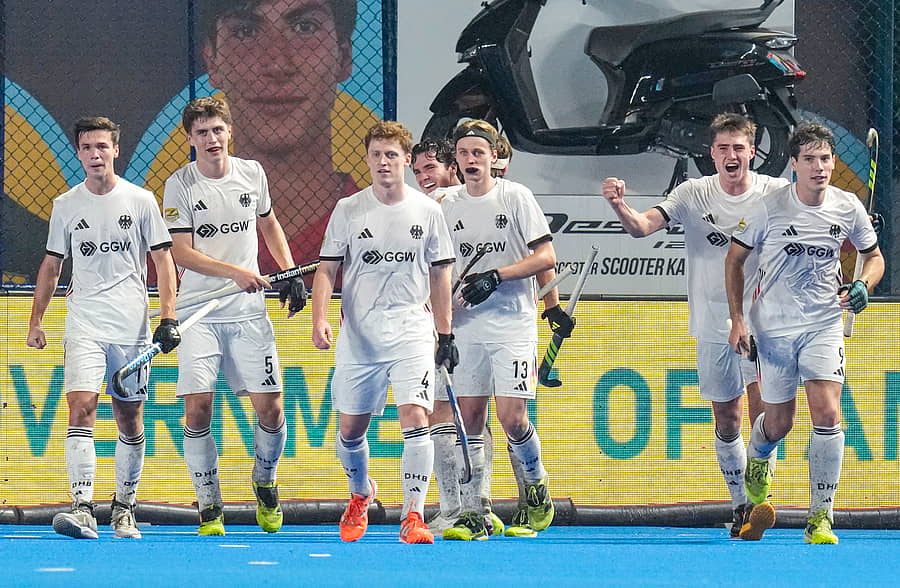 <div class="paragraphs"><p>ಗೋಲೊಂದನ್ನು ಗಳಿಸಿದ ನಂತರ ಜರ್ಮನಿ ಆಟಗಾರರ ಸಂಭ್ರಮ... </p></div>