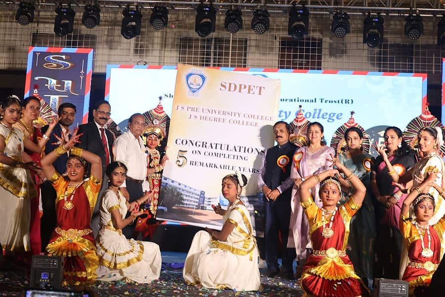 ಜೆ. ಎಸ್. ಉತ್ಸವ 2025ಕ್ಕೆ ಅರ್ಚನಾ ಉಡುಪ, ಜಯರಾಮ ಶೆಟ್ಟಿ, ಓ. ಮೋಹನ್ ಕುಮಾರ್, ಮುರಳಿಧರ್ ಹೆಗಡೆ, ಚಾಲನೆ ನೀಡಿದರು