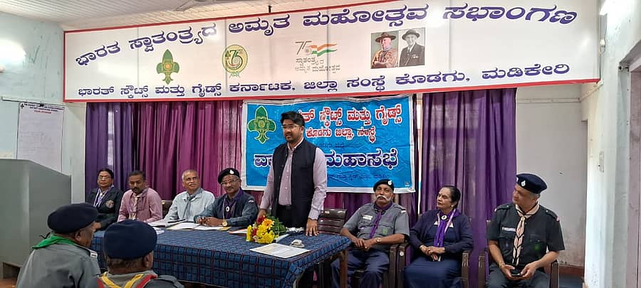 ಸಭೆಯಲ್ಲಿ ಉಪವಿಭಾಗಾಧಿಕಾರಿ ನಿತಿನ್ ಚಕ್ಕಿ ಮಾತನಾಡಿದರು