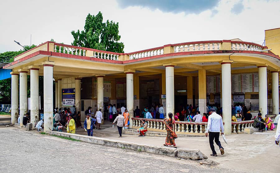 ಮಂಡ್ಯದ ಮಿಮ್ಸ್ ಆಸ್ಪತ್ರೆಯ ಹೊರನೋಟ