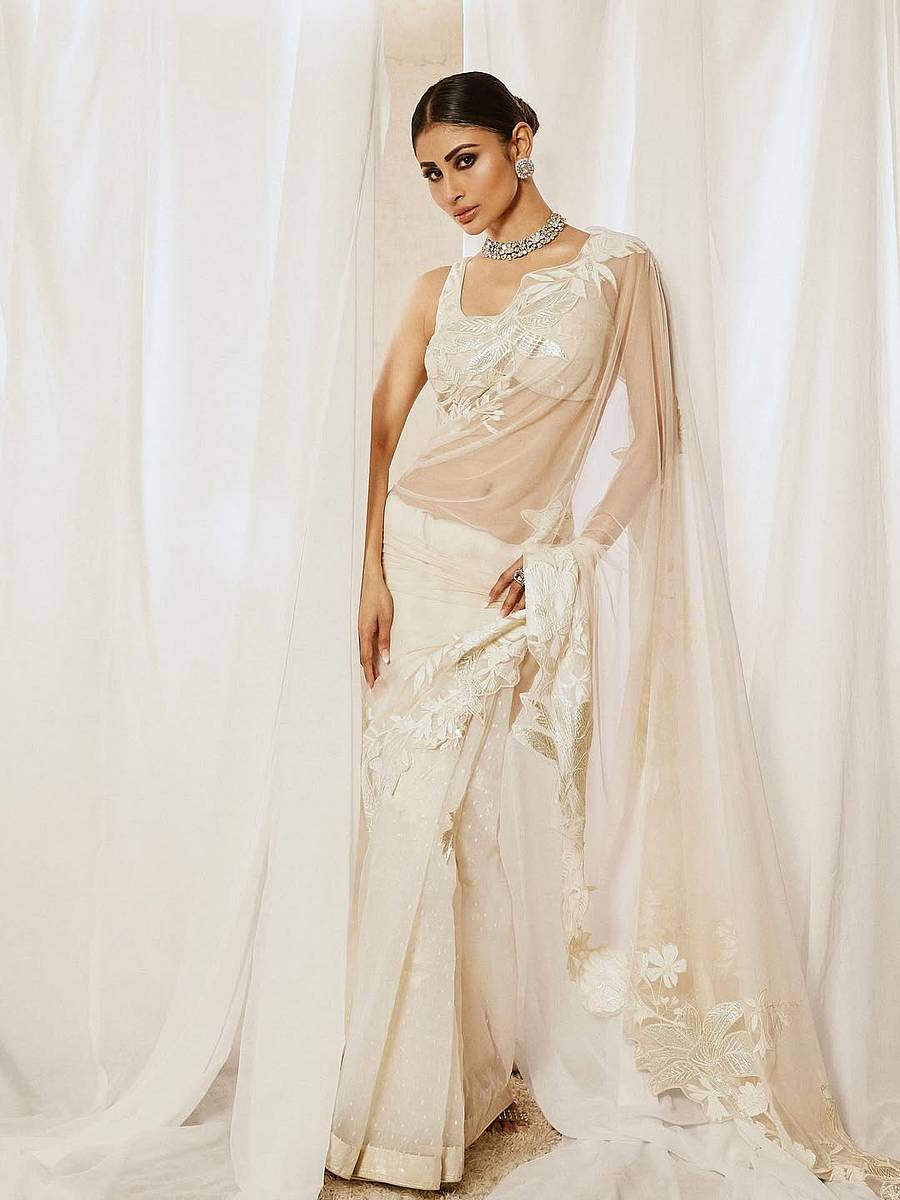 <div class="paragraphs"><p>ಮೌನಿ ರಾಯ್</p></div>