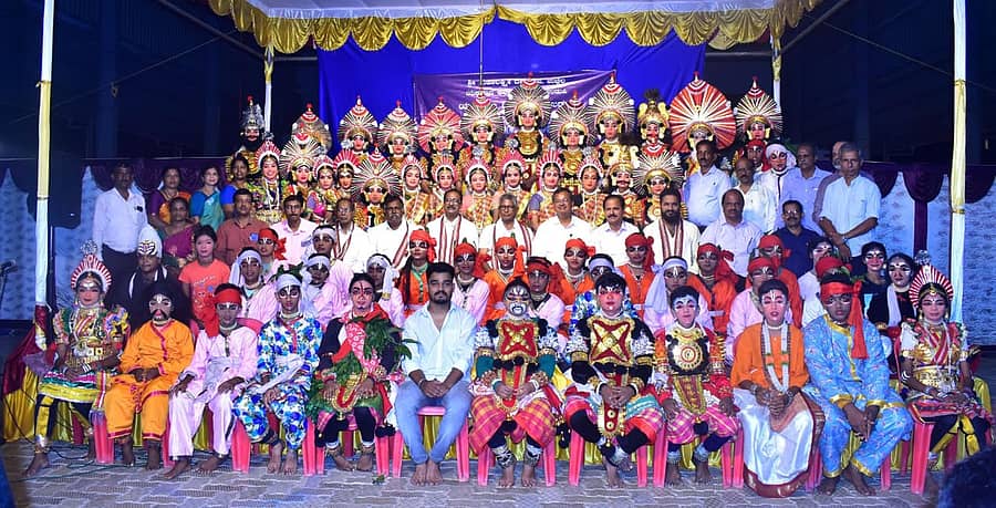 ಕಿಶೋರ ಯಕ್ಷಗಾನ ಪ್ರದರ್ಶನದಲ್ಲಿ ಪಾಲ್ಗೊಂಡಿದ್ದ ವಿದ್ಯಾರ್ಥಿ ಕಲಾವಿದರು