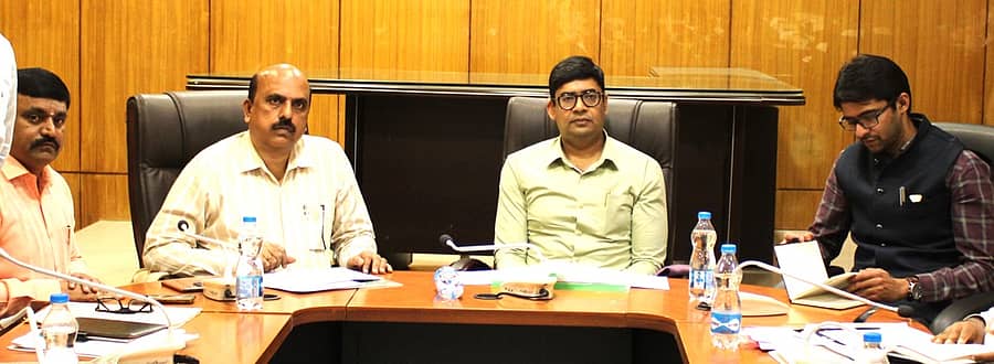 ಚಿತ್ರದುರ್ಗದ ಜಿಲ್ಲಾಧಿಕಾರಿ ಕಚೇರಿ ಸಭಾಂಗಣದಲ್ಲಿ ಮಂಗಳವಾರ ನಡೆದ ಪಿಎಂಡಿಡಿಕೆವೈ ಪ್ರಗತಿ ಪರಿಶೀಲನಾ ಸಭೆಯಲ್ಲಿ ಎಂ.ಎನ್.ಅಜಯ್ ನಾಗಭೂಷಣ್ ಮಾತನಾಡಿದರು