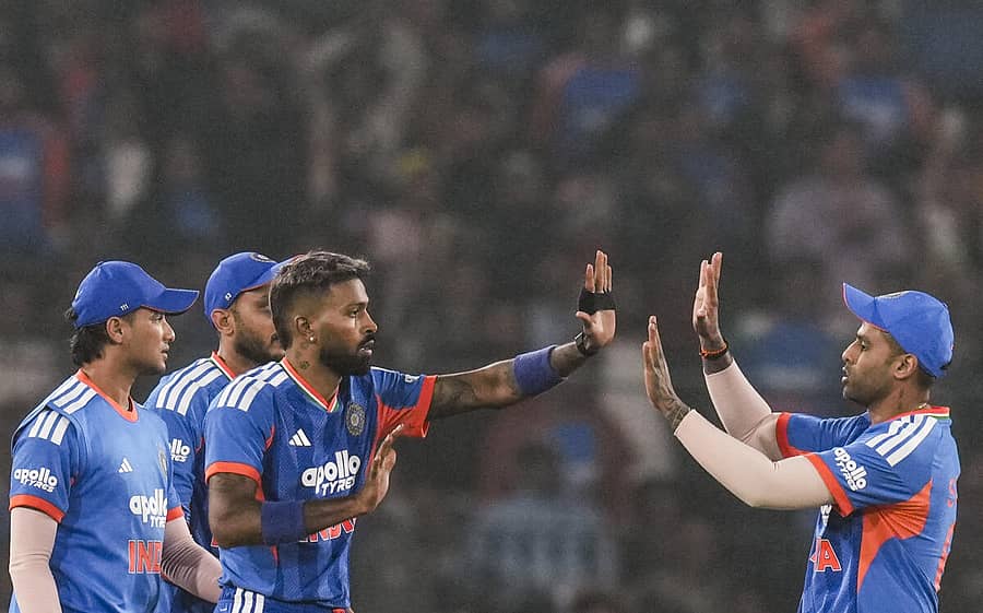 <div class="paragraphs"><p>ಹಾರ್ದಿಕ್ ಪಾಂಡ್ಯ, ಸೂರ್ಯಕುಮಾರ್ ಯಾದವ್</p></div>