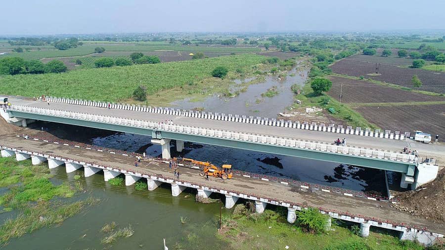 ಮಹಾರಾಷ್ಟ್ರದ ಲಾತೂರ್ನಲ್ಲಿ ಯುಎಚ್ಪಿಎಫ್ಆರ್ಸಿನಿಂದ ನಿರ್ಮಿಸಿರುವ ಮೇಲ್ಸೇತುವೆ