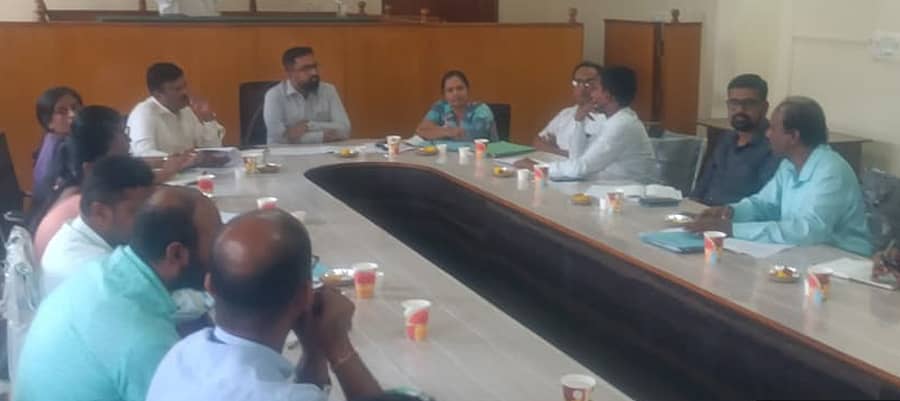 <div class="paragraphs"><p>ರಾಮನಗರ ಮಿನಿ ವಿಧಾನಸೌಧದಲ್ಲಿರುವ ಉಪ ವಿಭಾಗಾಧಿಕಾರಿ ನ್ಯಾಯಾಲಯ ಸಭಾಂಗಣದಲ್ಲಿ ಬುಧವಾರ ನಡೆದ ಉಪ ವಿಭಾಗ ಮಟ್ಟದ ಮ್ಯಾನ್ಯುಯಲ್ ಸ್ಕ್ಯಾವೆಂಜರ್ಸ್ ಜಾಗೃತಿ ಮತ್ತು ಉಸ್ತುವಾರಿ ಸಮಿತಿ ಸಭೆಯಲ್ಲಿ ಉಪ ವಿಭಾಗಾಧಿಕಾರಿ ಬಿನೋಯ್ ಮಾತನಾಡಿದರು. </p></div>