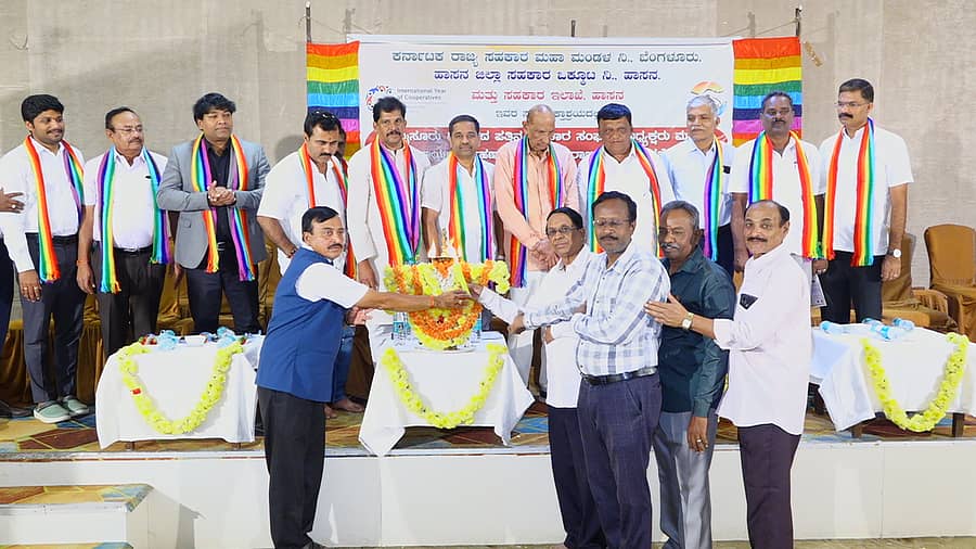 ಹಾಸನದಲ್ಲಿ ನಡೆದ ವಿಭಾಗ ಮಟ್ಟದ ತರಬೇತಿ ಕಾರ್ಯಕ್ರಮವನ್ನು ಜಯಕರ ಶೆಟ್ಟಿ ಇಂದ್ರಾಳಿ ಉದ್ಘಾಟಿಸಿದರು.