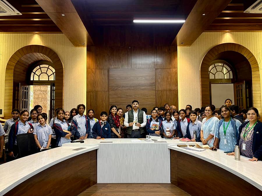 ರಾಮಚಂದ್ರನ್ ಅವರು ಡೆಕ್ಕನ್ ಇಂಟರ್ನ್ಯಾಷನಲ್ ಶಾಲೆಯ ವಿದ್ಯಾರ್ಥಿಗಳಿಗೆ ಪರಿಸರ ಸಂರಕ್ಷಣೆಯ ಮಾಹಿತಿ ನೀಡಿದರು