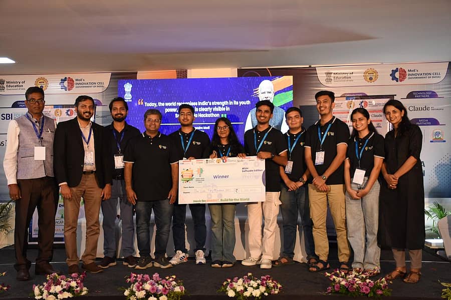 ಬಹುಮಾನ ಪಡೆದ ಪುಣೆ ಜಿಲ್ಲೆಯ ಮರಾಠ್ವಾಡ ಮಿತ್ರ ಮಂಡಳ್ಸ್ ಎಂನಿಯರಿಂಗ್ ಕಾಲೇಜು