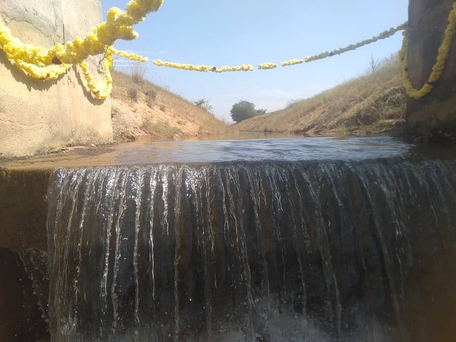 ಪಾವಗಡ ತಾಲ್ಲೂಕು ಮದ್ದೆ ಬಳಿ ಆಂಧ್ರಪ್ರದೇಶ ನಿರ್ಮಿಸಿರುವ ಕಾಲುವೆಯಲ್ಲಿ ಹರಿಯುತ್ತಿರುವ ಕೃಷ್ಣಾ ನದಿ ನೀರು