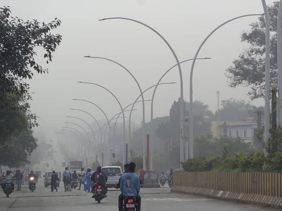 ಮಂಜು ಮುಸುಕಿದ ಚಿತ್ರದರ್ಗ ಬಿ.ಡಿ ರಸ್ತೆ