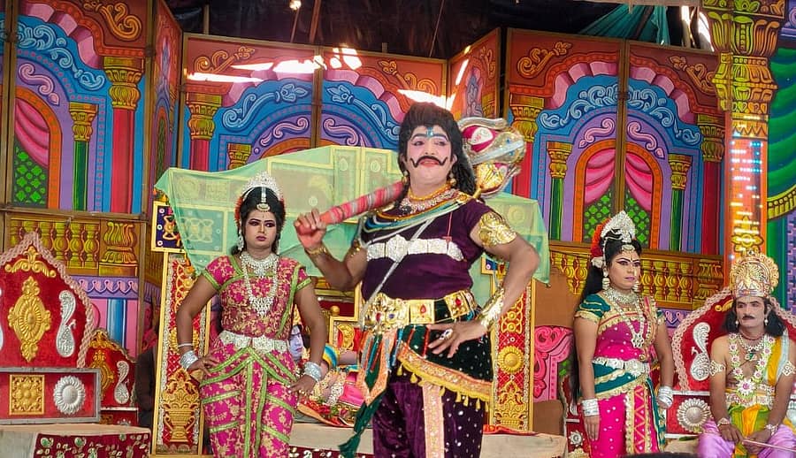 ಜ್ಞಾನಭಾರತಿ ಚಾರಿಟಬಲ್ ಟ್ರಸ್ಟ್ ವತಿಯಿಂದ ಹಮ್ಮಿಕೊಂಡಿರುವ ನಾಟಕೋತ್ಸವದಲ್ಲಿ ಪ್ರದರ್ಶನಗೊಂಡ "ಶ್ರೀಕೃಷ್ಣ ಸಂಧಾನ" ನಾಟಕ