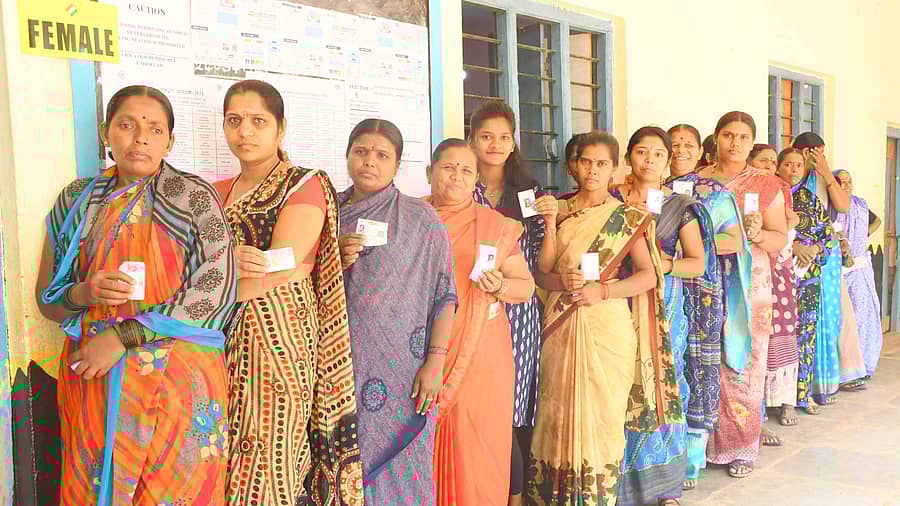 <div class="paragraphs"><p>ಮತದಾನ</p></div>