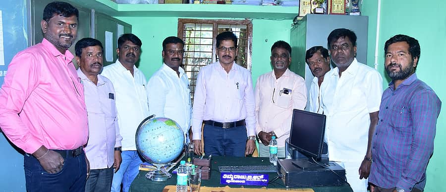 ಧರ್ಮಪುರದ ಪಂಚಲಿಂಗೇಶ್ವರ ಪದವಿ ಪೂರ್ವ ಕಾಲೇಜಿಗೆ ಶಾಲಾ ಶಿಕ್ಷಣ ಇಲಾಖೆಯ ಪದವಿಪೂರ್ವ ವಿಭಾಗದ ಉಪ ನಿರ್ದೇಶಕ ಕೆ.ತಿಮ್ಮಯ್ಯ ಅವರು ಶುಕ್ರವಾರ ಭೇಟಿ ನೀಡಿದ್ದರು