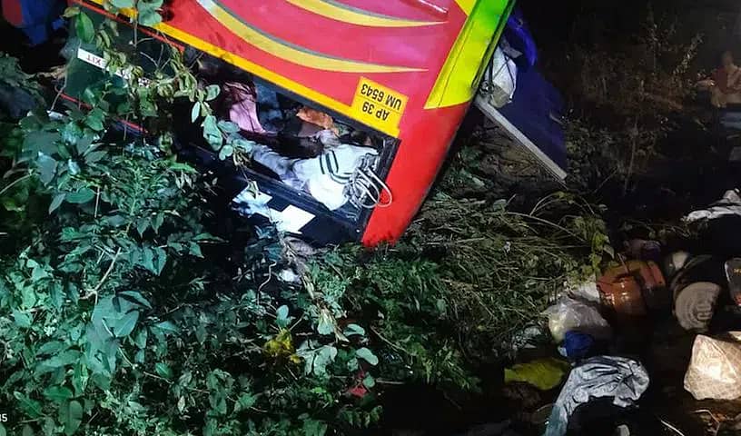 <div class="paragraphs"><p>ಬಸ್ ಅಪಘಾತದ ದೃಶ್ಯ</p></div>