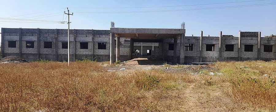 ದೇವರಹಿಪ್ಪರಗಿ ತಾಲ್ಲೂಕು ಇಂಗಳಗಿ ಕ್ರಾಸ್ನಲ್ಲಿ ಕಳೆದ ಆರು ತಿಂಗಳುಗಳಿಂದ ನಿಂತಿರುವ ಸರ್ಕಾರಿ ಪ್ರಥಮ ದರ್ಜೆ ಕಾಲೇಜು ಕಟ್ಟಡ ಕಾಮಗಾರಿ