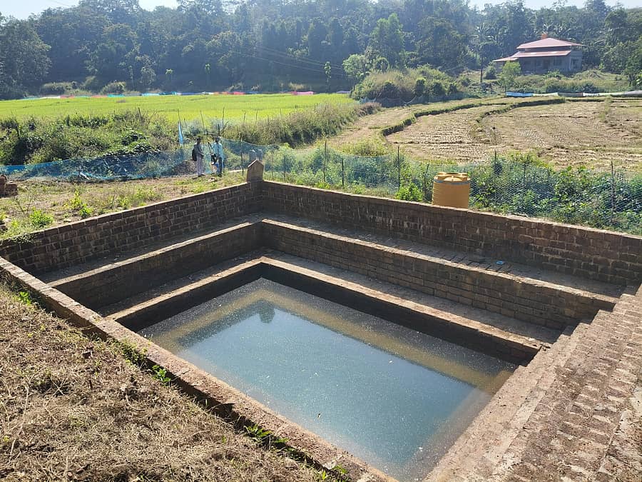 ನರೇಗಾ ಯೋಜನೆಯಡಿ ಪುನರುಜ್ಜೀವನಗೊಂಡಿರುವ ಶಿರಸಿ ತಾಲ್ಲೂಕಿನ ಹಳೆಯೂರಿನ ಕಲ್ಯಾಣಿ