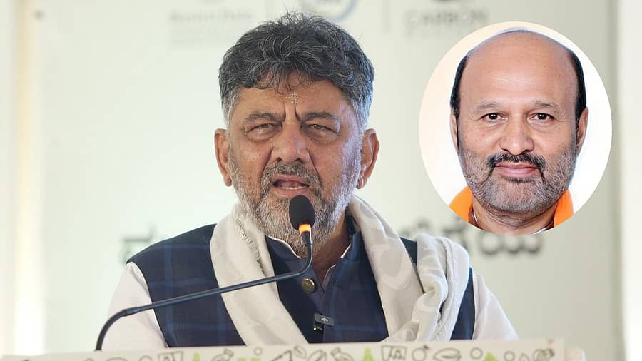 <div class="paragraphs"><p>ಡಿ.ಕೆ ಶಿವಕುಮಾರ್ ಹಾಗೂ ಇಕ್ಬಾಲ್ ಹುಸೇನ್</p></div>