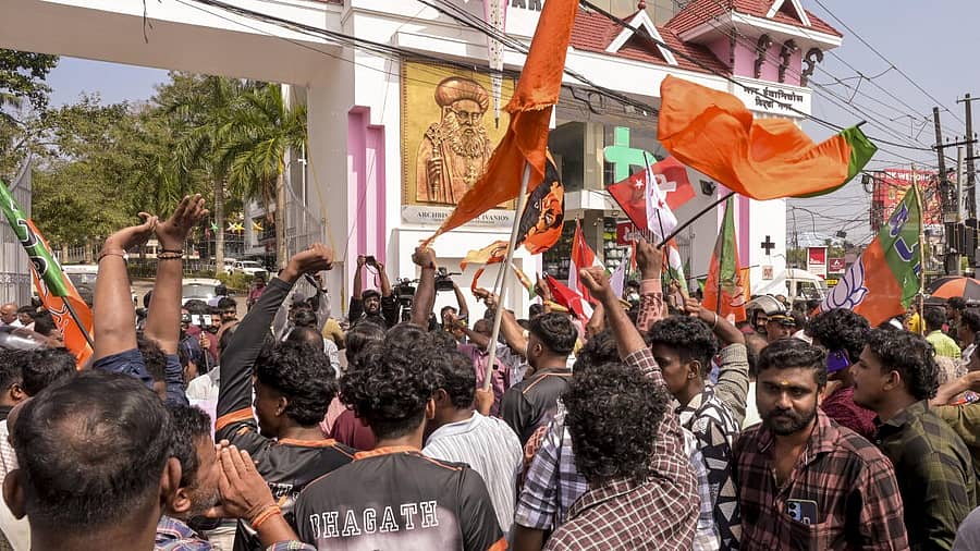 <div class="paragraphs"><p>ಬಿಜೆಪಿ ಕಾರ್ಯಕರ್ತರ ಸಂಭ್ರಮ</p></div>