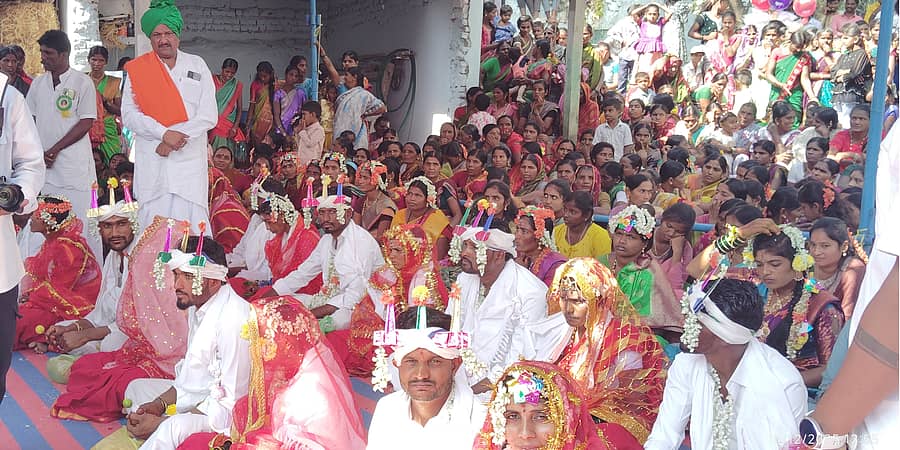 ಕವಿತಾಳ ಸಮೀಪದ ಮಲ್ಲದಗುಡ್ಡದಲ್ಲಿ 11 ಜೋಡಿಗಳು ದಾಂಪತ್ಯಕ್ಕೆ ಕಾಲಿಟ್ಟವು