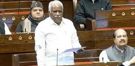 ರಾಜ್ಯಸಭಾ ಸದಸ್ಯ ಈರಣ್ಣ ಕಡಾಡಿ ಮಂಗಳವಾರ ಸದನದಲ್ಲಿ ರೈತರ ಬೆಳೆಗಳಿಗೆ ನ್ಯಾಯ ಬೆಲೆ ಕೊಡುವ ಬಗ್ಗೆ ಗಮನಸೆಳೆದರು.