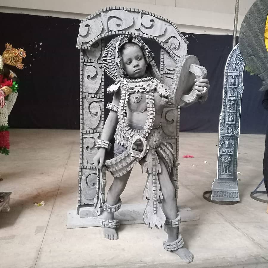 ಚಿಕ್ಕಬಳ್ಳಾಪುರ ತಾಲ್ಲೂಕು ಮಟ್ಟದ ಪ್ರತಿಭಾ ಕಾರಂಜಿ ಕಾರ್ಯಕ್ರಮದಲ್ಲಿ ಶಿಲಾಬಾಲಕೆಯ ವೇಷದಲ್ಲಿ ಮಕ್ಕಳು