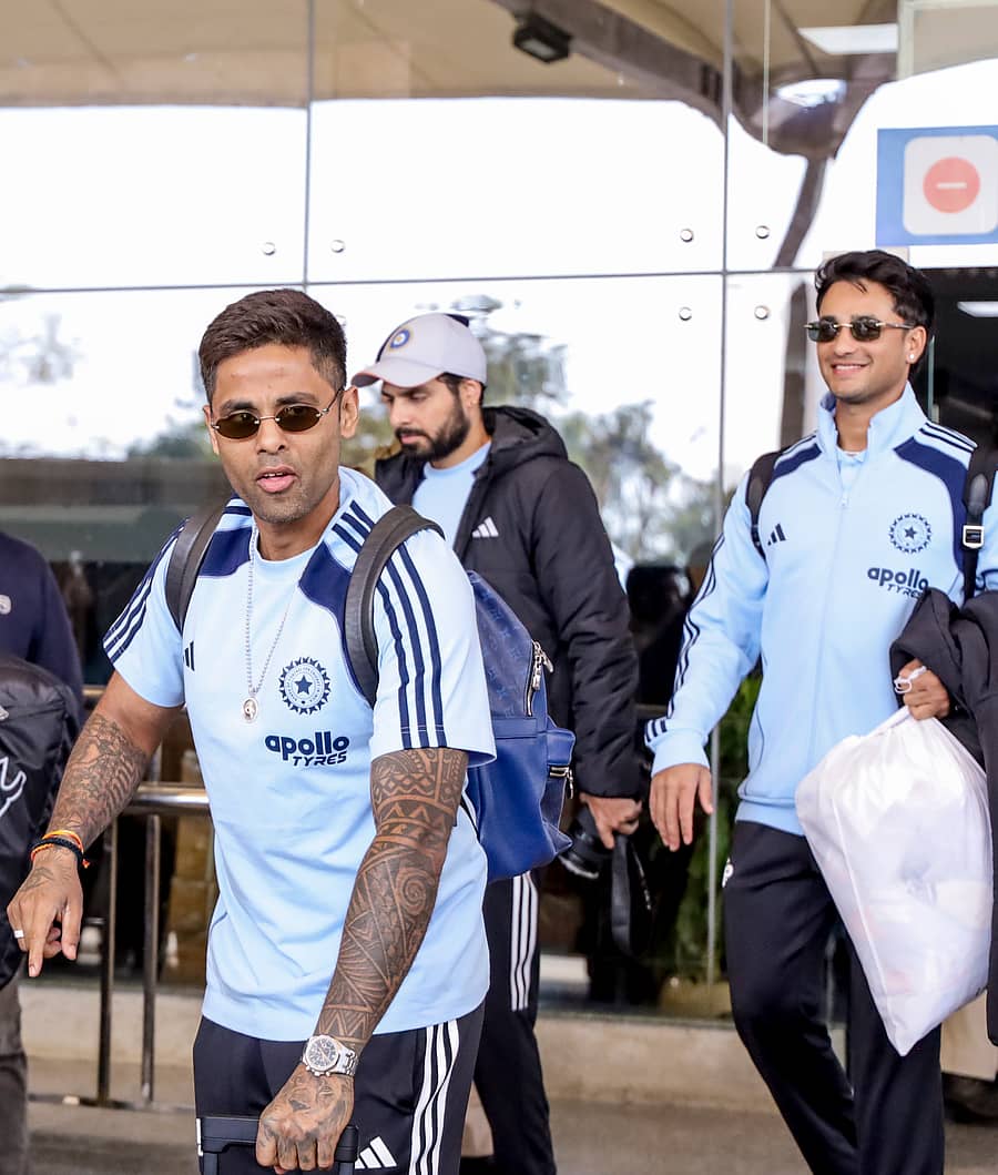 <div class="paragraphs"><p>ಭಾರತ ತಂಡದ ನಾಯಕ ಸೂರ್ಯಕುಮಾರ್ ಯಾದವ್ ಮತ್ತು ಬ್ಯಾಟರ್ ಅಭಿಷೇಕ್ ಶರ್ಮಾ </p></div>