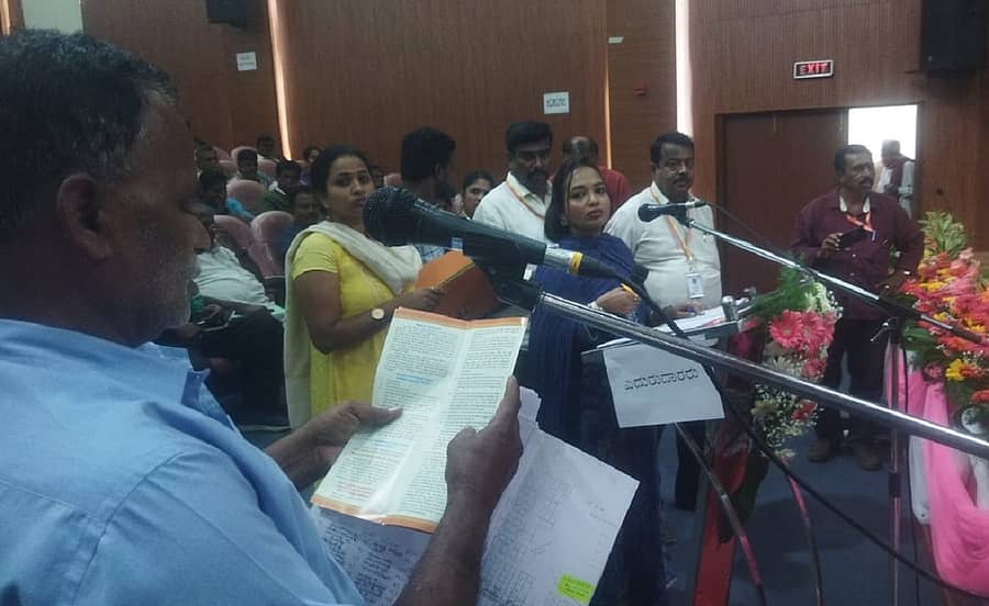 ದೂರುದಾರರು ಹಾಗೂ ಅಧಿಕಾರಿಗಳಿಂದ ಉಪಲೋಕಾಯುಕ್ತರಿಗೆ ವಿವರಣೆ