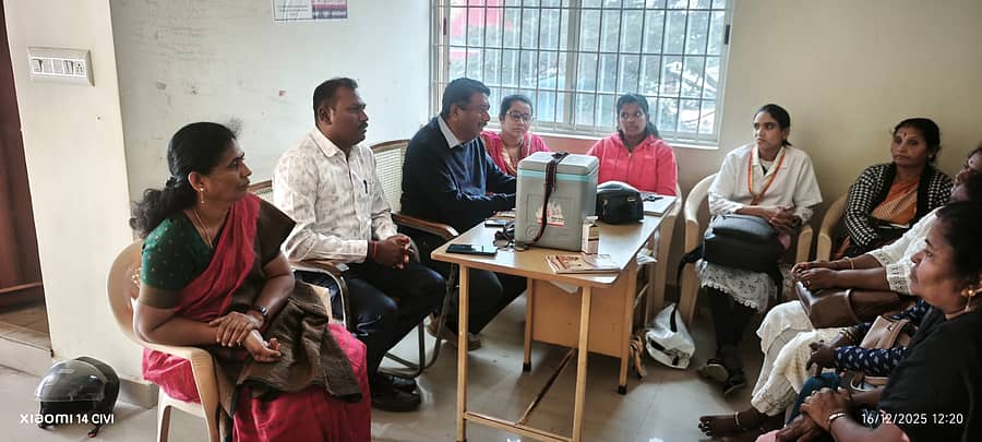 ಬಂಗಾರಪೇಟೆಯ ಶಿಶು ಅಭಿವೃದ್ಧಿ ಯೋಜನಾಧಿಕಾರಿ ಕಚೇರಿಯಲ್ಲಿ ಅಂಗನವಾಡಿ ಕಾರ್ಯಕರ್ತೆಯರಿಗೆ ಪೋಲಿಯೊ ಲಸಿಕೆ ಕುರಿತು ಅರಿವು ಮೂಡಿಸಿದರು