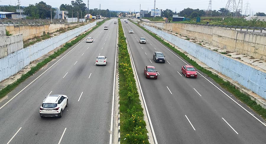 ಬೆಂಗಳೂರು– ಮೈಸೂರು ರಾಷ್ಟ್ರೀಯ ಹೆದ್ದಾರಿಯ ನೋಟ