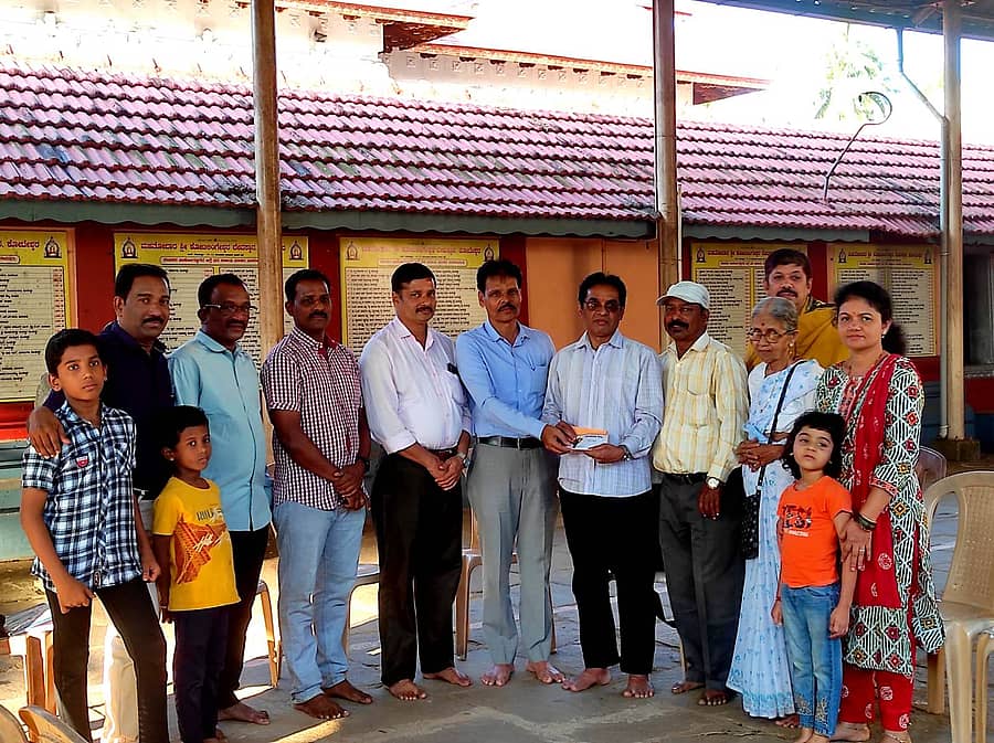 ಕುಂದಾಪುರದ ಕೋಟಿಲಿಂಗೇಶ್ವರ ಕಲಾ ಬಳಗದಿಂದ ಕಡ್ಲೆ ಗಣಪತಿ ಹೆಗ್ಡೆ ಅವರಿಗೆ ಗುರು ಕಾಣಿಕೆ ಸಮರ್ಪಿಸಲಾಯಿತು