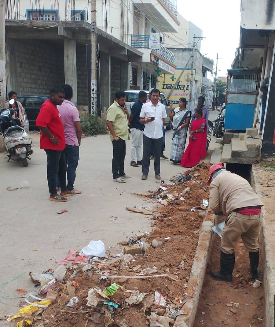 <div class="paragraphs"><p>ಪಟ್ಟಣ ಪಂಚಾಯಿತಿ ಕ್ರಮಕ್ಕೆ ಸಾರ್ವಜನಿಕರಿಂದ ವ್ಯಾಪಕ ಮೆಚ್ಚುಗೆ</p></div>