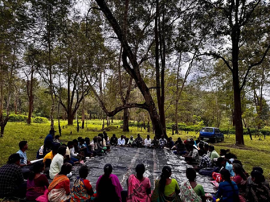 ನಾಗರಹೊಳೆ ಆದಿವಾಸಿ ಜಮ್ಮ ಪಾಳೆ ಹಕ್ಕು ಸ್ಥಾಪನಾ ಸಮಿತಿ, ಗ್ರಾಮ ಸಭೆಗಳ ಒಕ್ಕೂಟವು ಈಚೆಗೆ ಪೊನ್ನಂಪೇಟೆ ತಾಲ್ಲೂಕಿನಲ್ಲಿ ಸಭೆ ನಡೆಸಿ ಪಾದಯಾತ್ರೆ ನಡೆಸಲು ತೀರ್ಮಾನಿಸಿತು