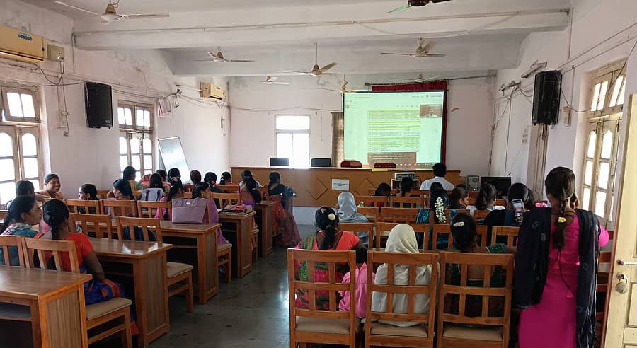 ಜೇವರ್ಗಿ ಪಟ್ಟಣದ ತಾ.ಪಂ ಸಾಮರ್ಥ್ಯ ಸೌಧದಲ್ಲಿ ಸಾಮೂಹಿಕ ಆಸ್ತಿಗಳ ಅಂತರರಾಷ್ಟ್ರೀಯ ಮಟ್ಟದ ಸಮ್ಮೇಳನ ಕಾರ್ಯಕ್ರಮ ಜೂಮ್ ಮೀಟಿಂಗ್ ಮತ್ತು ಯುಟ್ಯೂಬ್ ಮೂಲಕ ಜರುಗಿತು