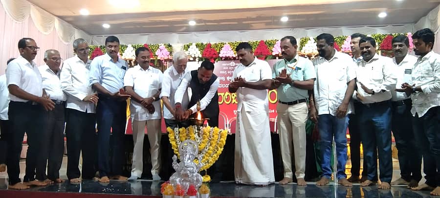 ಬೈಂದೂರು ವಲಯ ಮಟ್ಟದ ಪ್ರತಿಭಾ ಕಾರಂಜಿಯನ್ನು ಗೋವಿಂದ ಬಾಬು ಪೂಜಾರಿ ಉದ್ಘಾಟಿಸಿದರು