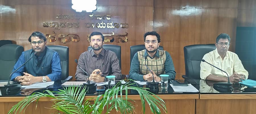 ರಾಯಚೂರಿನ ಜಿಲ್ಲಾಧಿಕಾರಿ ಕಚೇರಿಯ ಸಭಾಂಗಣದಲ್ಲಿ ಸೋಮವಾರ ನಡೆದ ರಾಯಚೂರು ಉತ್ಸವ-26ರ ಪೂರ್ವಭಾವಿ ಸಭೆಯಲ್ಲಿ ನಿತೀಶ್ ಕೆ. ಮಾತನಾಡಿದರು. ಈಶ್ವರಕುಮಾರ ಕಾಂದೂ, ಜುನಿನ್ ಮೊಹಾಪಾತ್ರ ಹಾಗೂ ಶಿವಾನಂದ ಭಜಂತ್ರಿ ಉಪಸ್ಥಿತರಿದ್ದರು