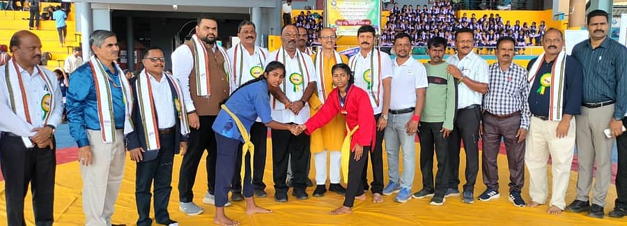 ರಾಜ್ಯ ಮಟ್ಟದ ಬೆಲ್ಟ್ ಕುಸ್ತಿ ಟೂರ್ನಿಗೆ ಚಾಲನೆ ನೀಡಲಾಯಿತು